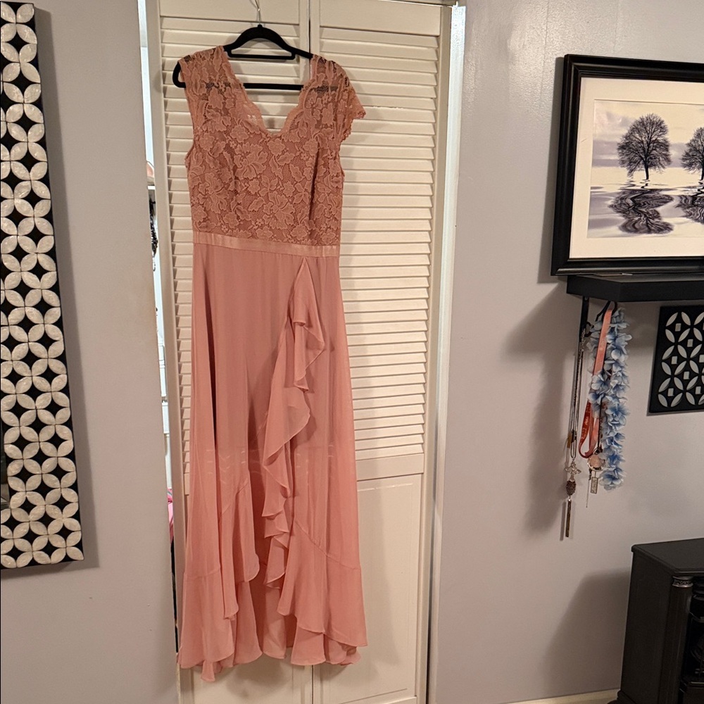 Elegant Lace Bodice Pink Evening Dress